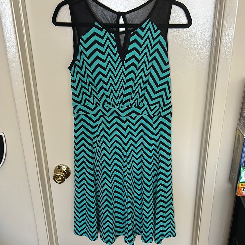 Marc New York Green and Black V-neck Midi Dress